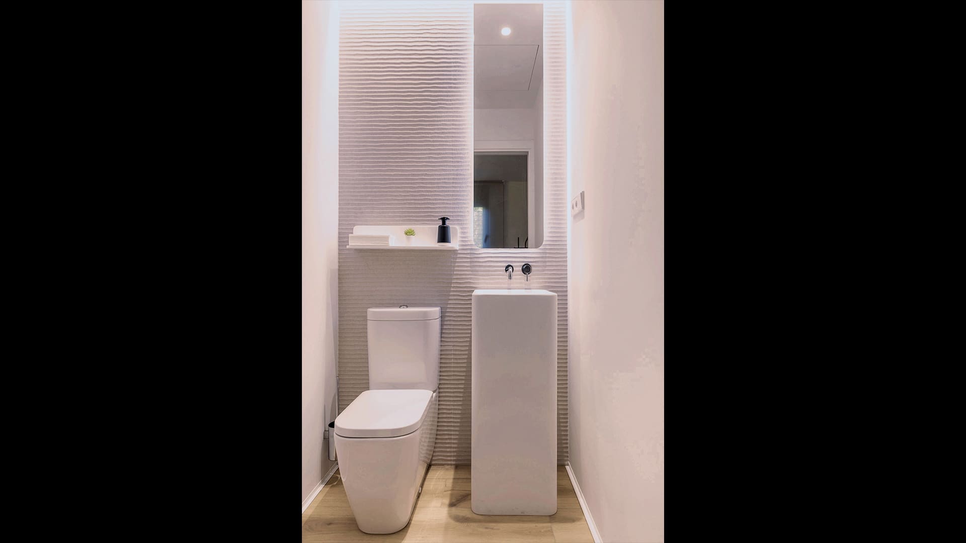 05. yellow box bathroom