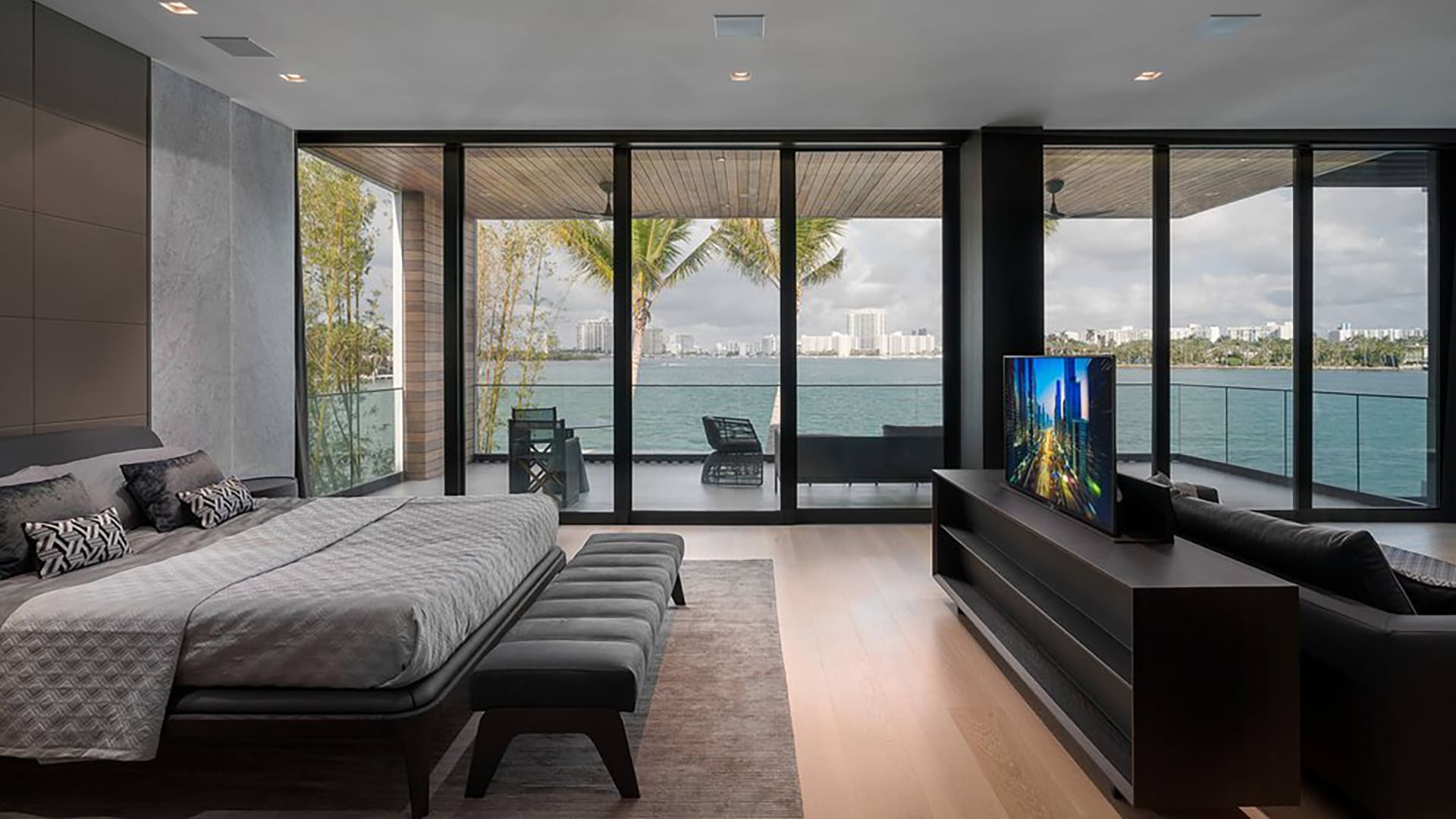 08. master bedroom