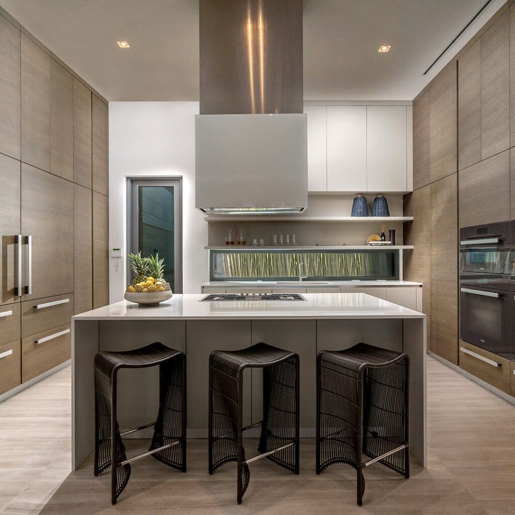 8 Kitchen Area 1.jpg
